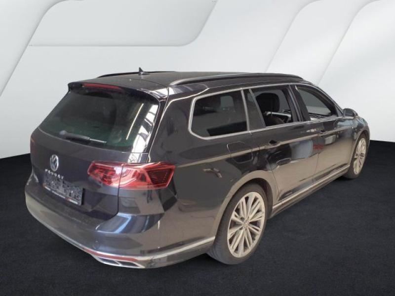 VW  Passat Variant 2.0 TDI DSG R-LINE *AHK *IQ *H&K, Deep Black Perleffekt