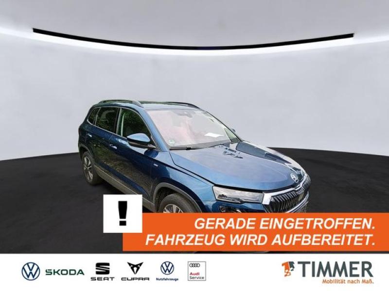 SKODA  Karoq 1.5 TSI DSG TOUR +AHK +LED +TRAVEL +RKAM +, Lava-Blau Metallic