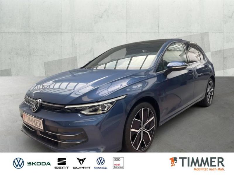 VW  Golf VIII 1.5 eTSI DSG EDITION 50 *AHK*PLUS*ACC*, Anemonenblau Metallic / Schwar